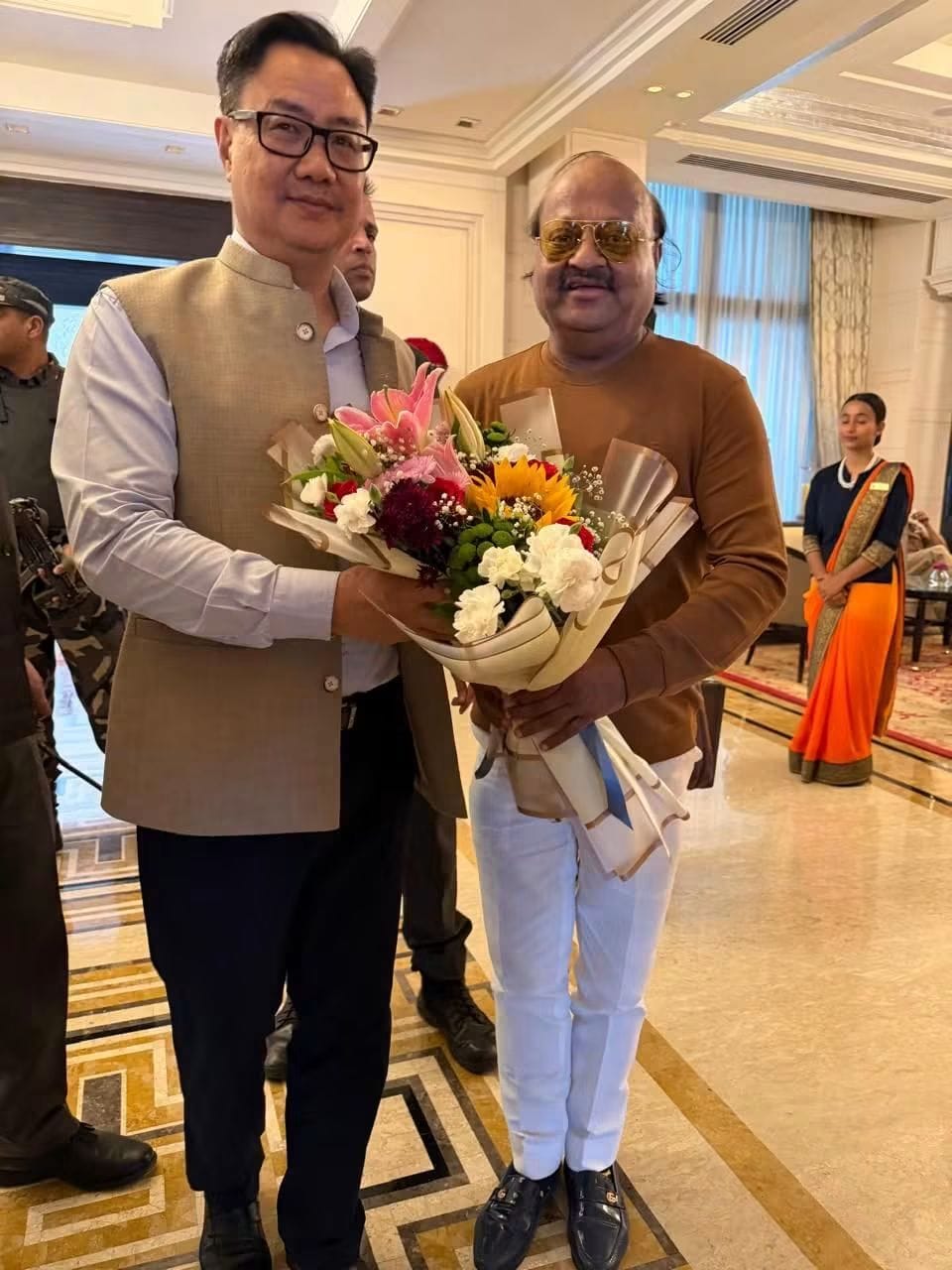 Pyarelal Gundecha honouring public servant — Yash Veera Films Indian film producer